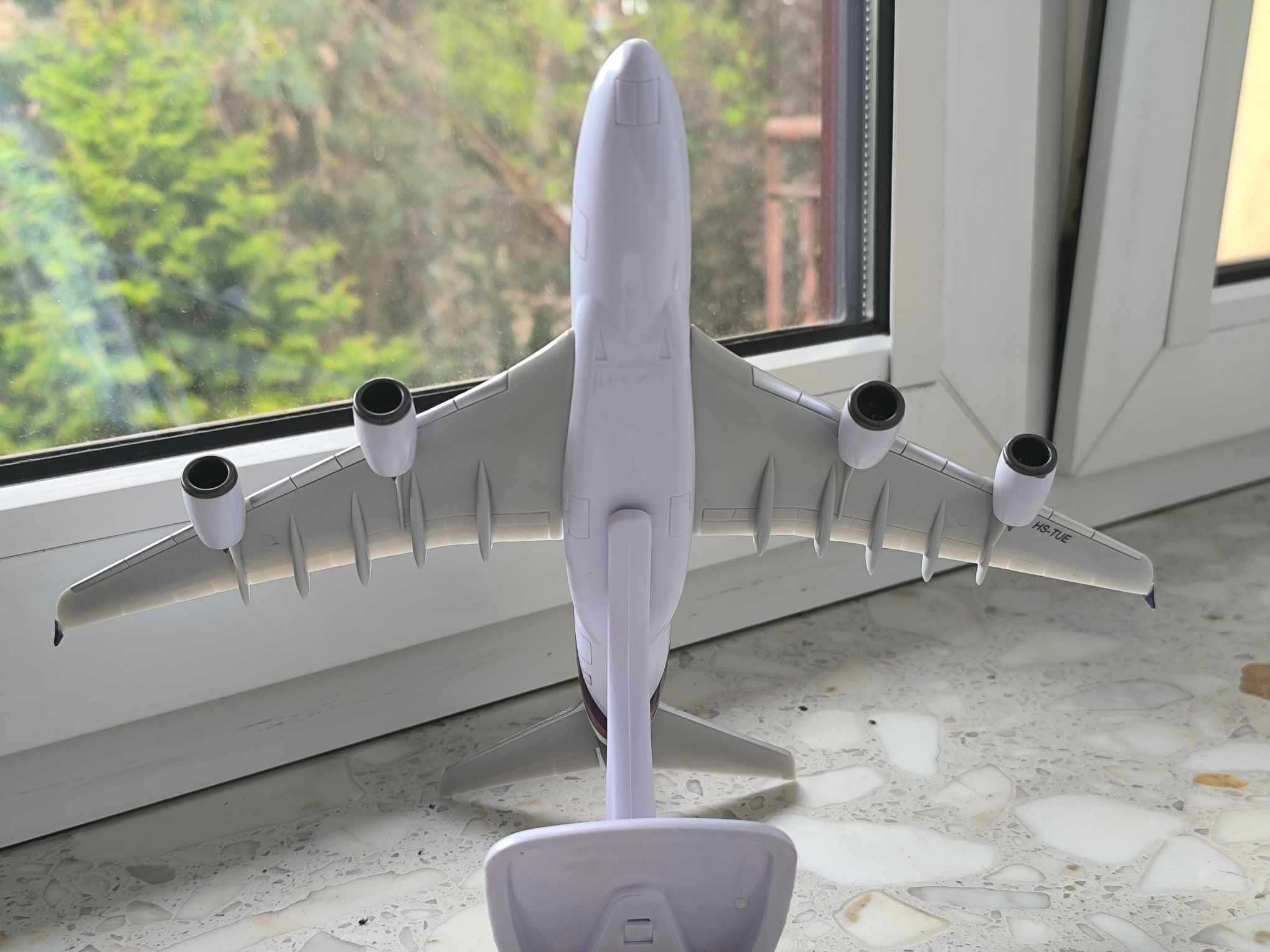 Thai Airways - AIRBUS A380-800, HS-TUE,  model 1:200