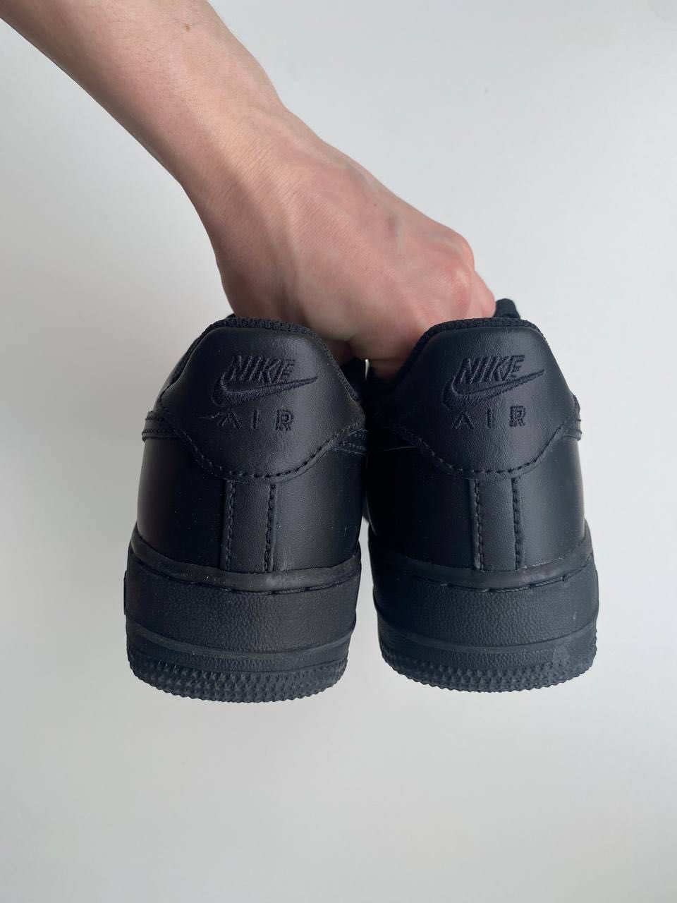 Оригинал 100% / EUR39 Кожаные кроссовки Nike Air Force 1 LE