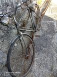 Bicileta antiga para restauro
