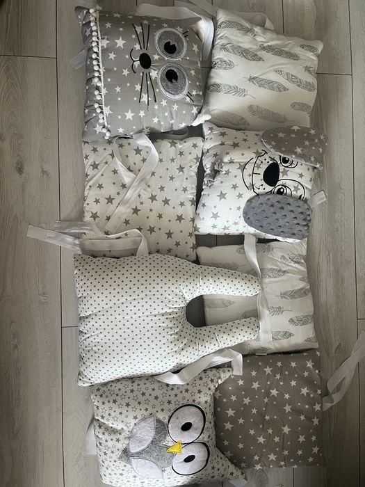 Дитячі подушки для ліжка