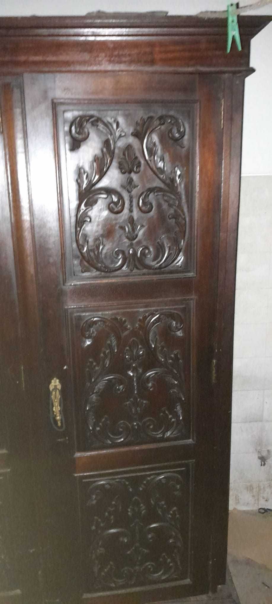 Armário de quarto 3 portas antigo trabalhado