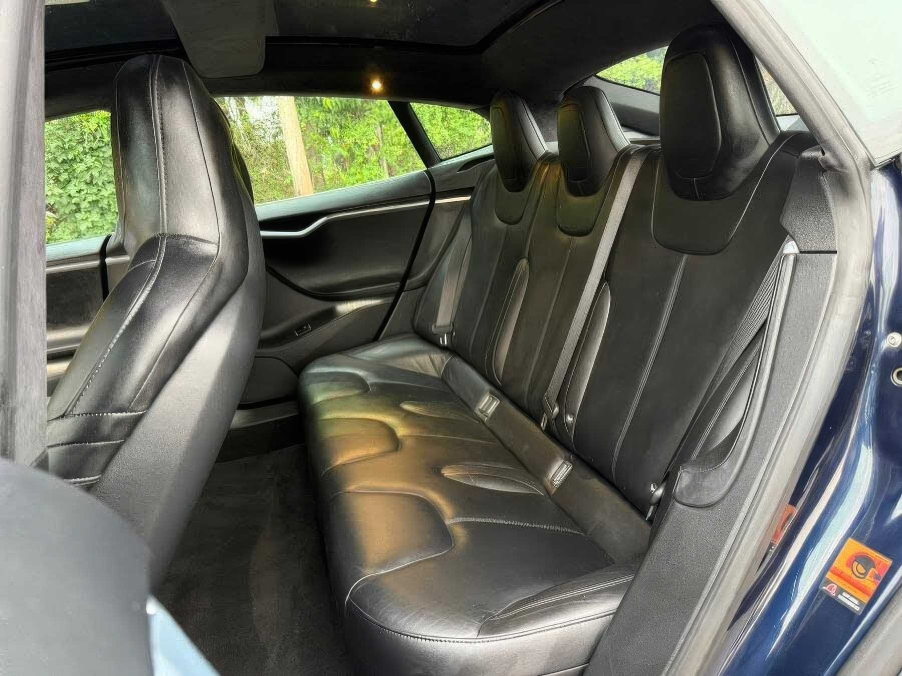 2015 Tesla Model S 85D AWD