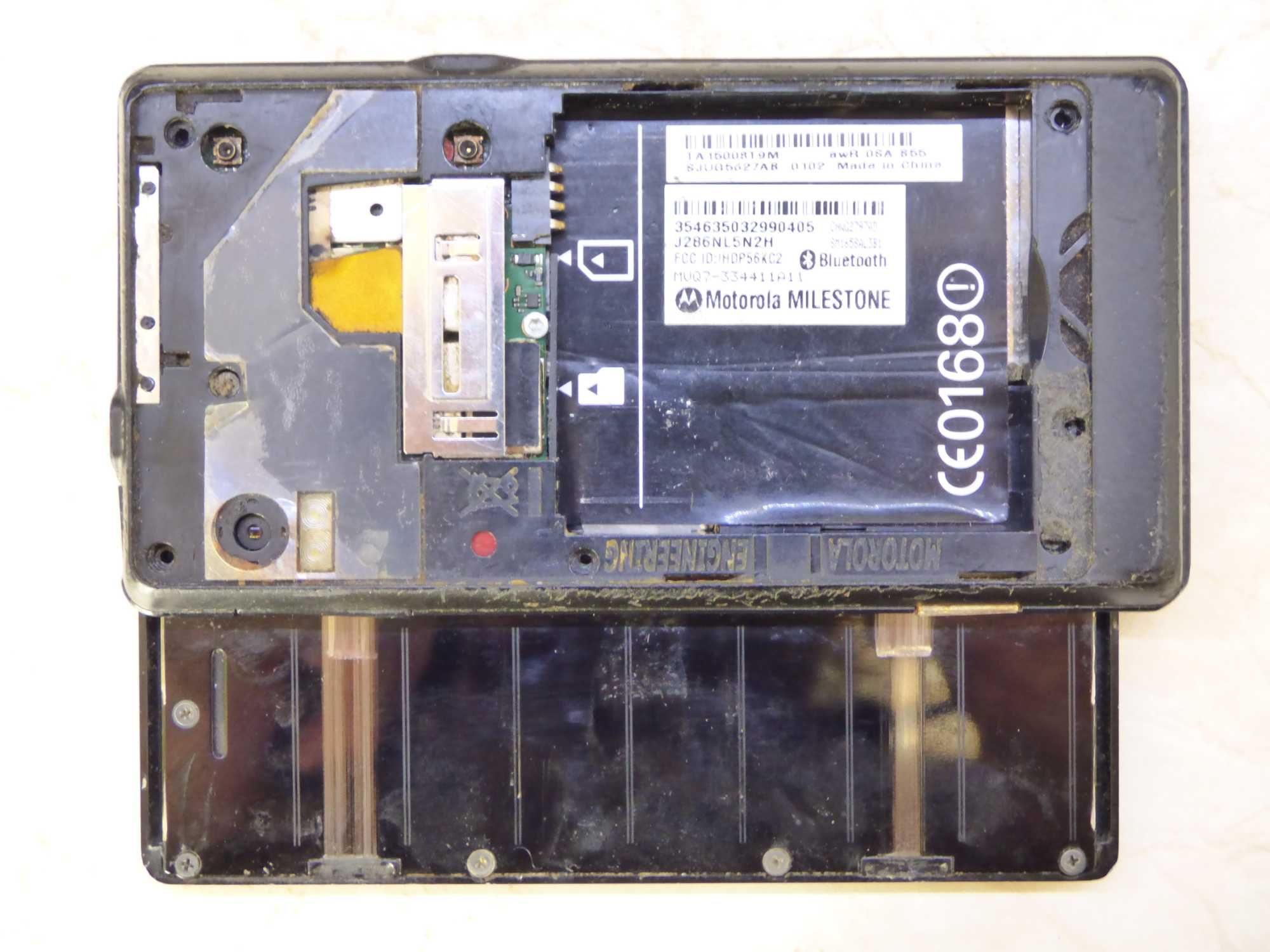 MOTOROLA Milestone (Droid|A853) + C385