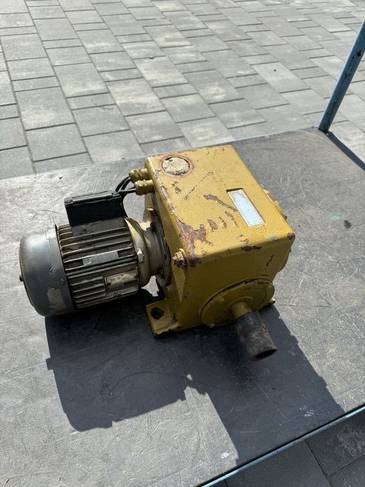 Motoreduktor 0,45kW 5 obr/min reduktor przekładnia do szklarni tracker