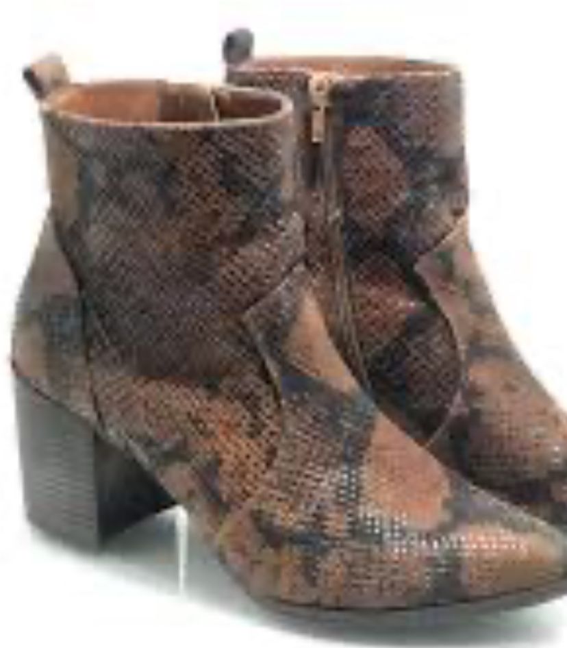 Buciki botki marki Marka:  Steve Madden rozmiar 38