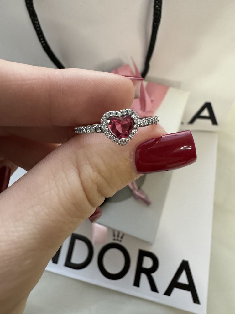 Серебрчное кольцо Pandora s925 ale "Червоне серце"