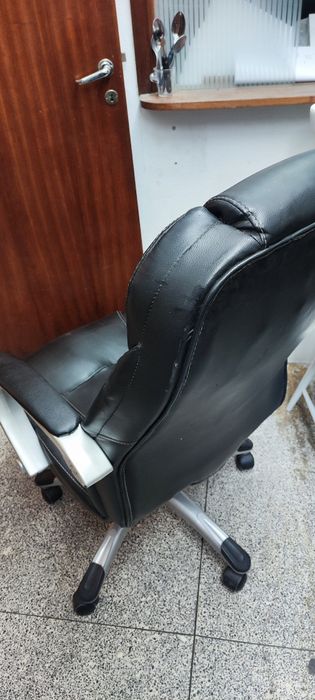 Cadeira executivo preta