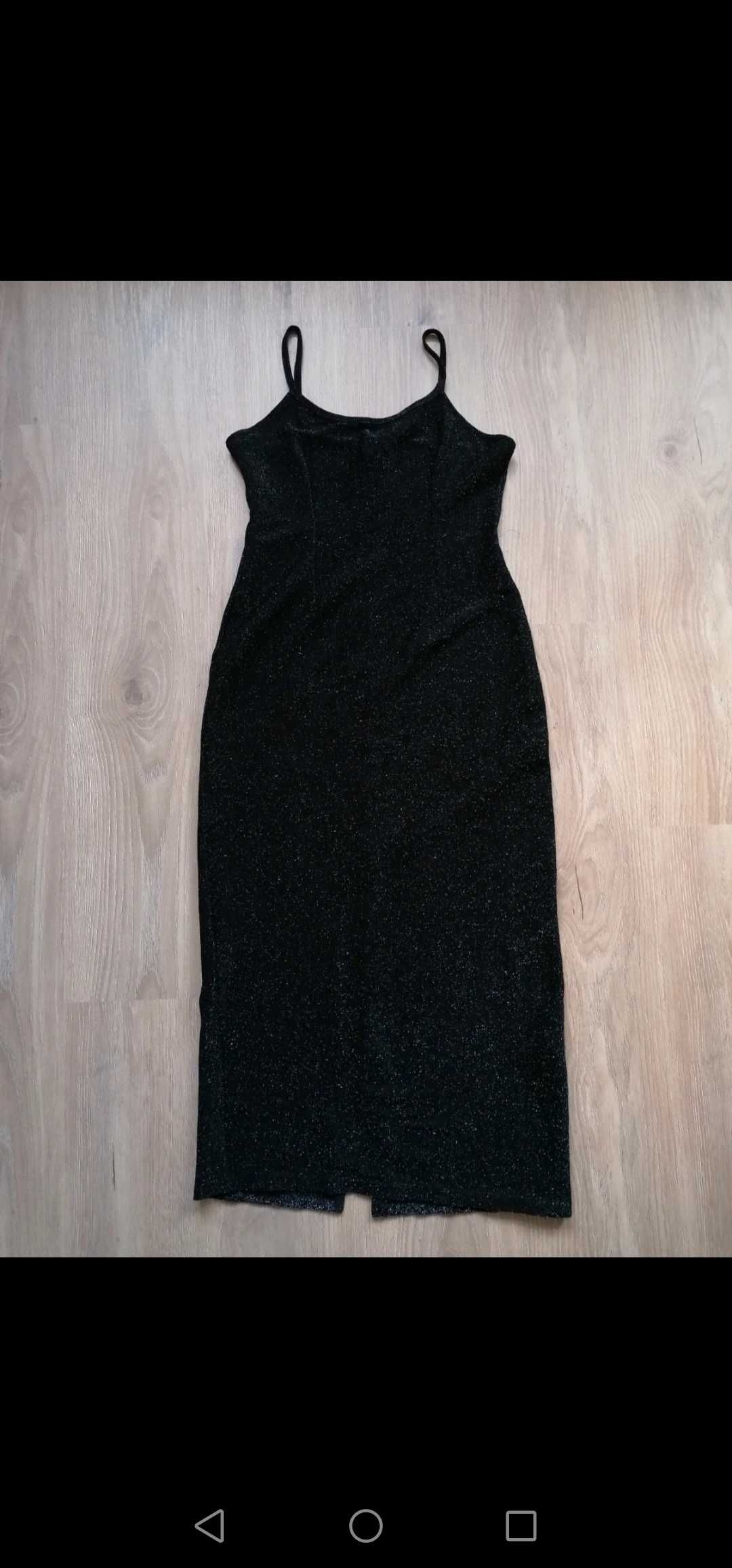 Czarna błyszcząca długa sukienka na ramiączkach z rozcięciem Upside S