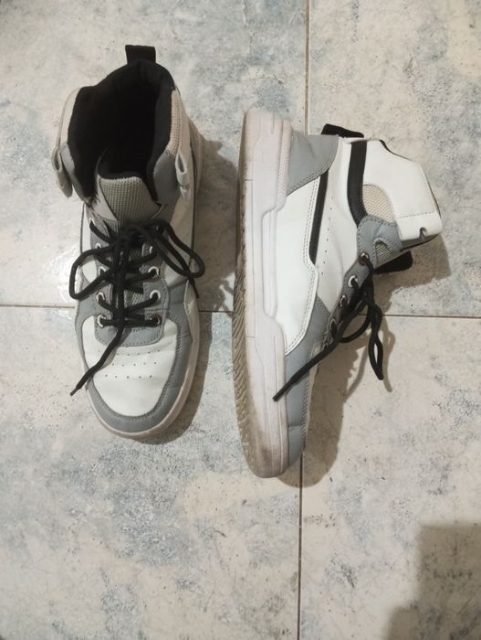 Sapatilha/bota branco