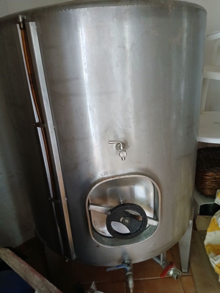 Vendo várias Vasilhas Inox para vinho