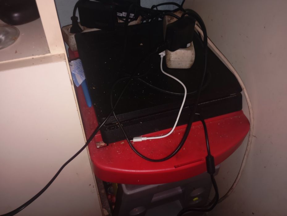 Vendo PS4 em perfeitas condições