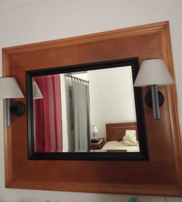 Espelho 1,30/1,10 c/ 2 candeeiros