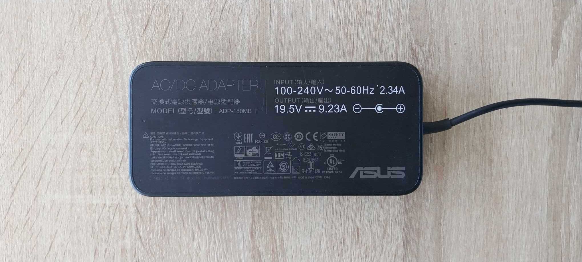 Asus ROG Strix GL502VM i7 7700HQ / GTX 1060 6GB / 16gb Ram / SSD 256gb
