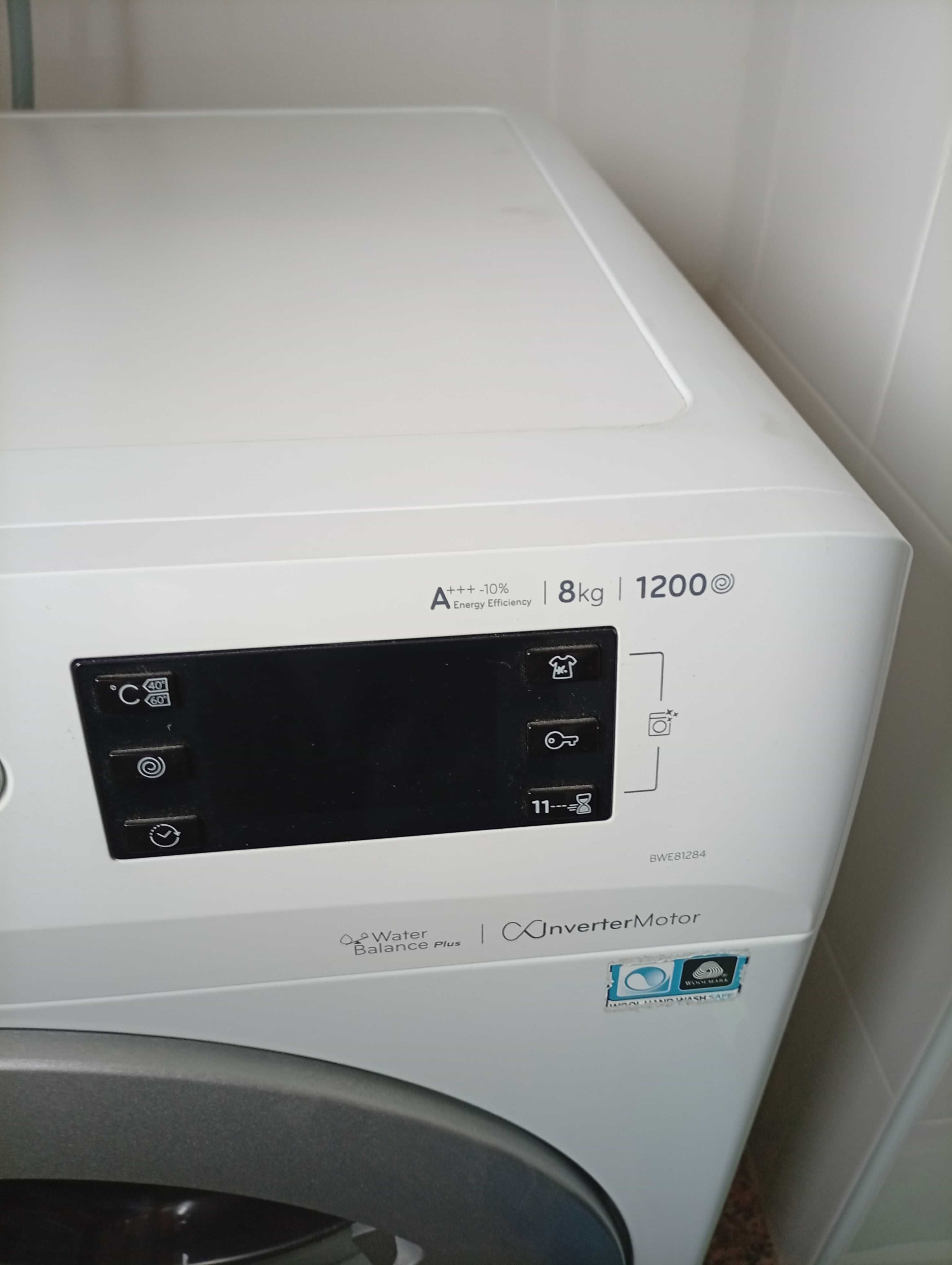 Máquina lavar roupa Indesit 8kg