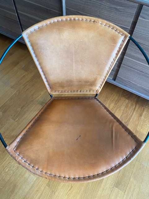 Cadeirão em pele da AREA