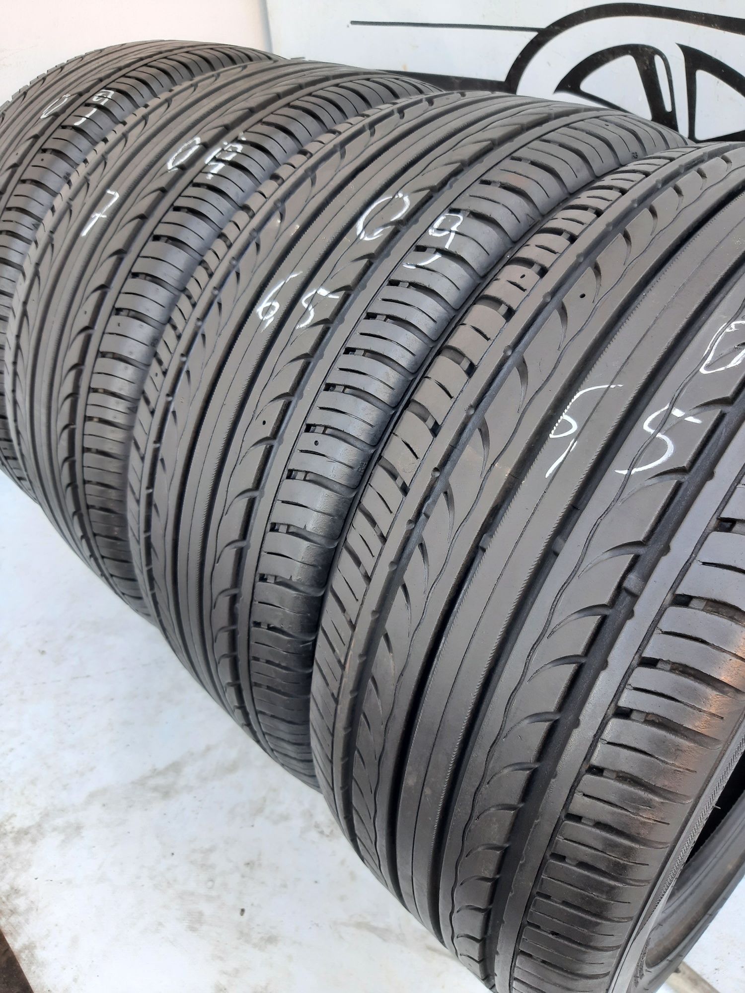 4x 195/45r15 78V Kumho Ecsta XT