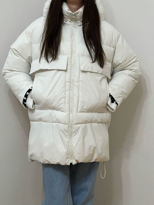 Зимова куртка ZARA жіноча, розмір XS, стан ідеальний.