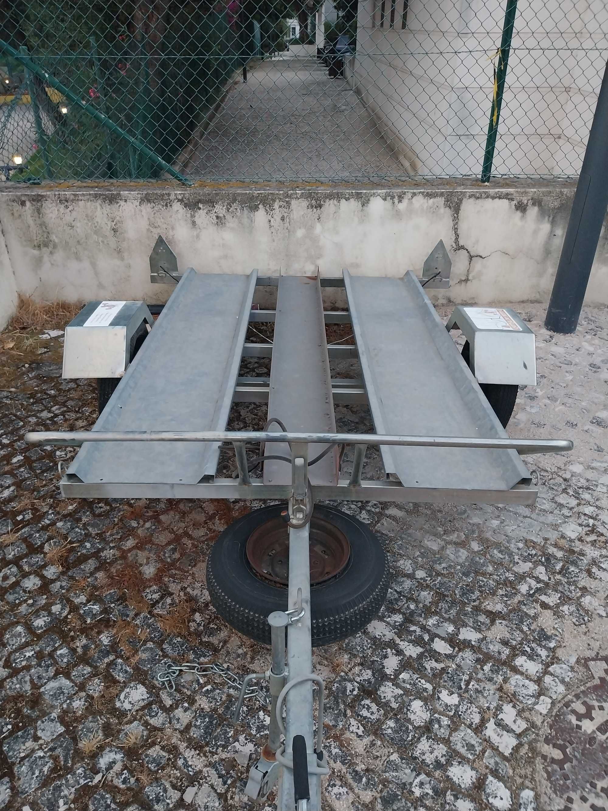 Vende-atrelado Moto4/Moto