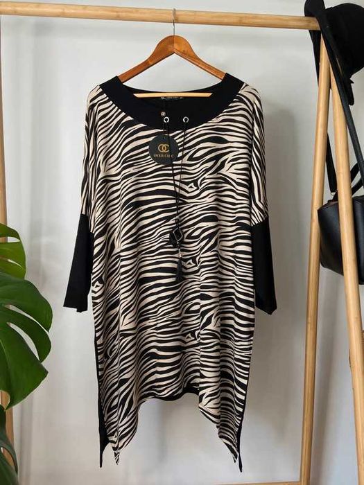 Tunika z wisiorem plus size: 48-56