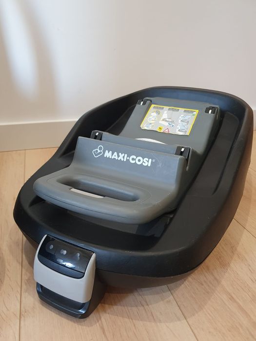 Fotelik dzieciecy samochodowy + baza nosidełko maxi cosi