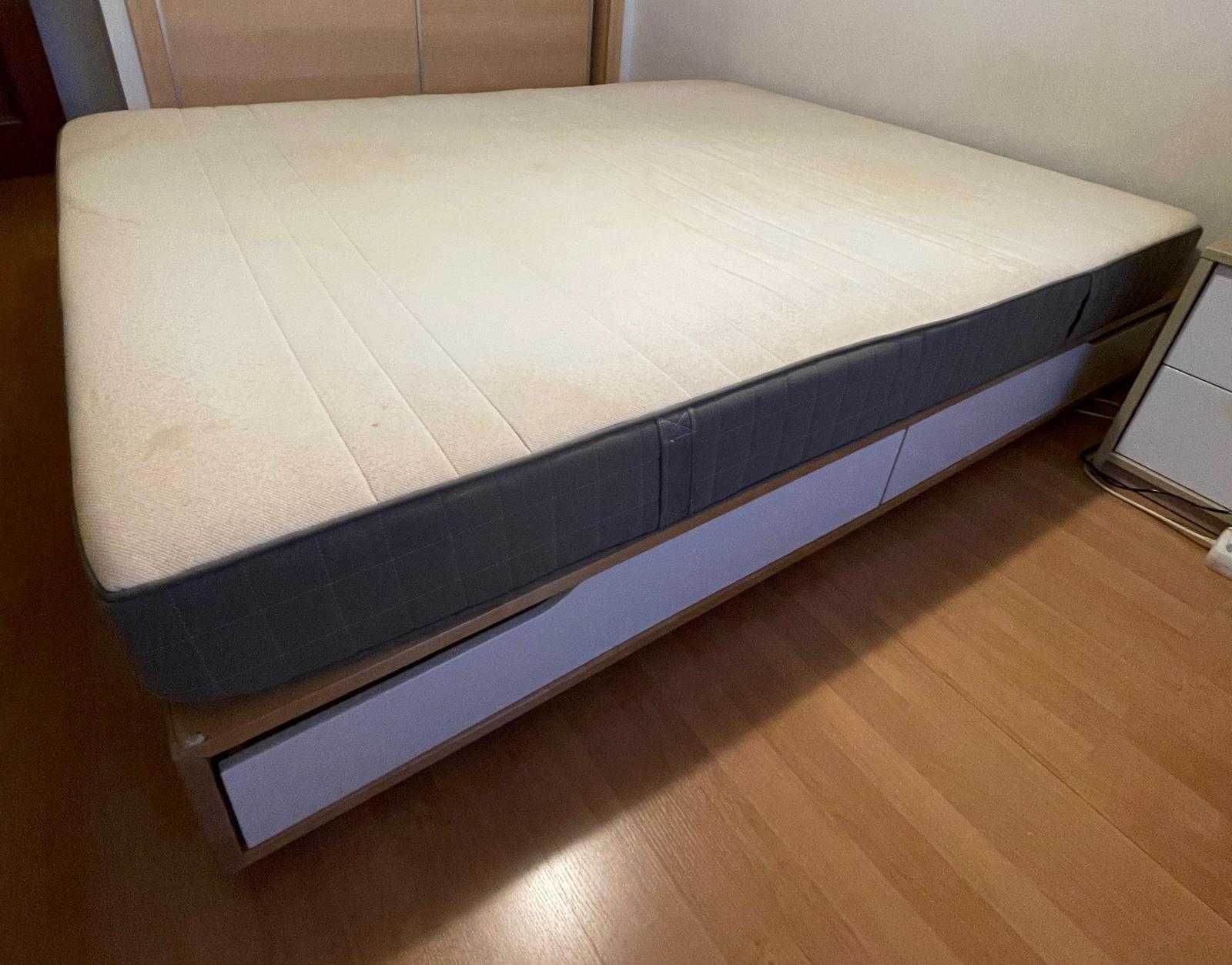 Cama ikea com gavetões branca e bege medidas 1.60x2,00