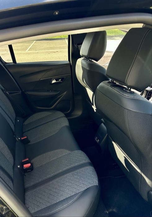 Peugeot 208 allure 1.2 hybrid