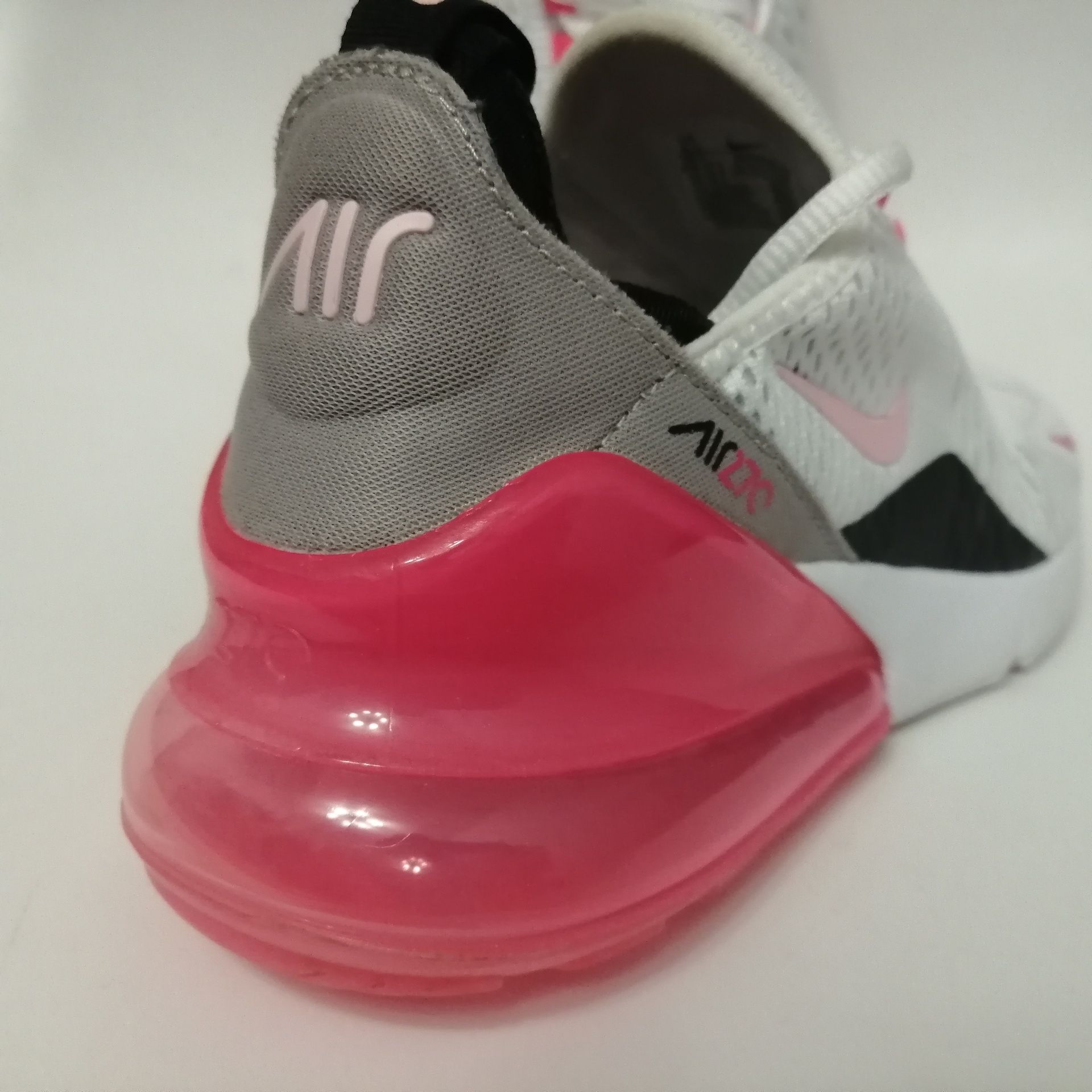 NIKE WMNS AIR MAX 270 ESS Super Stan !!!