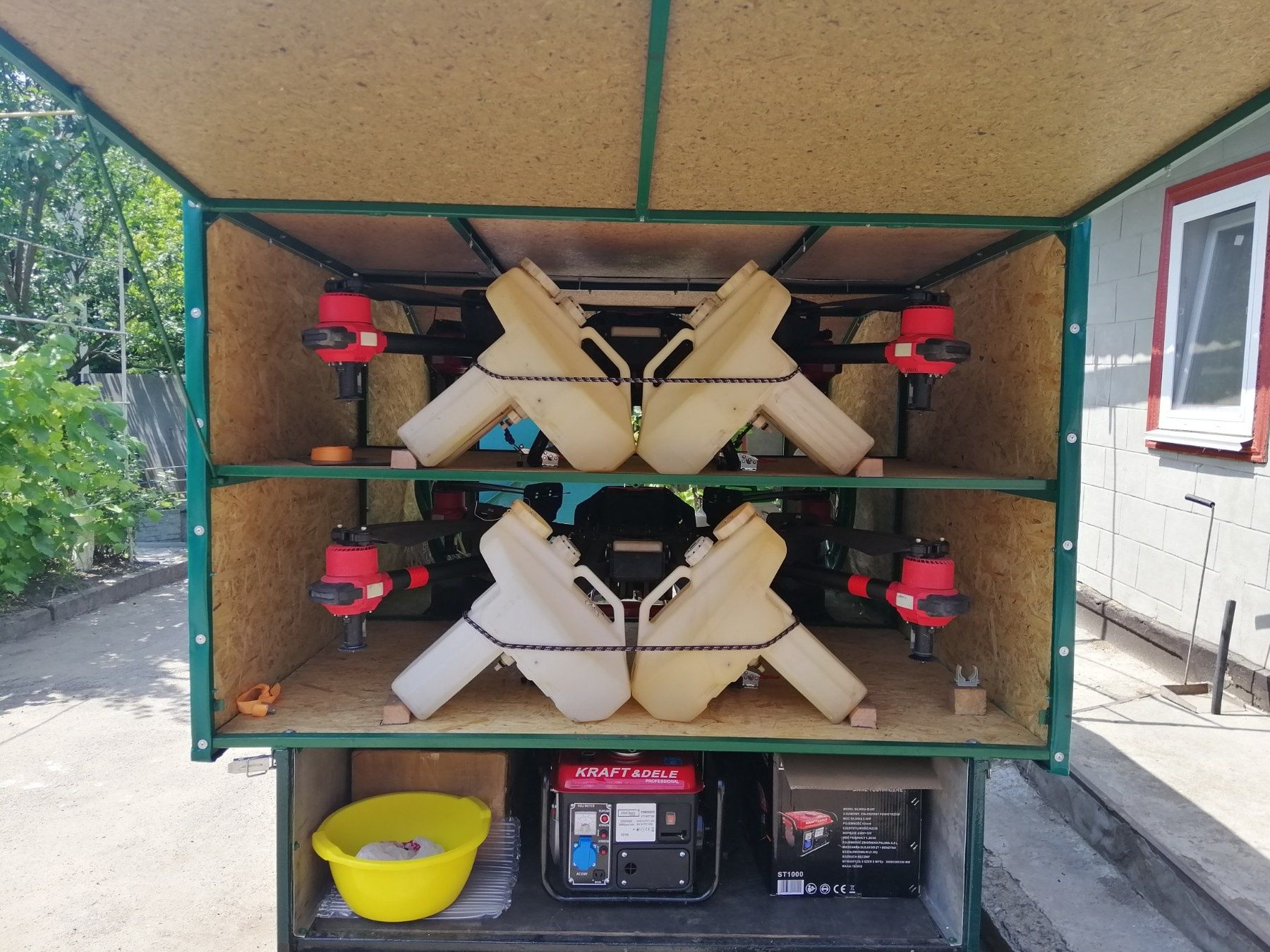 Внесення ЗЗР, обробка полів дронами