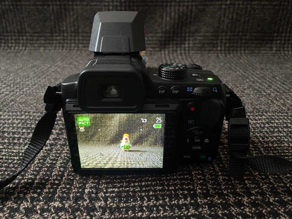 Цифровой фотоаппарат Pentax X5