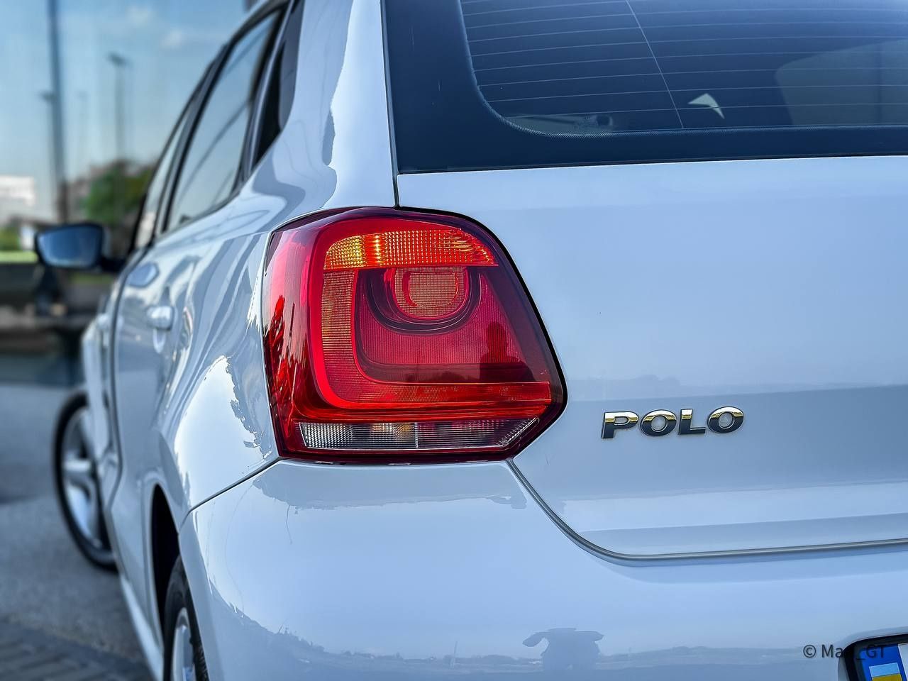 Volkswagen Polo 1.4 AT хетчбек Official