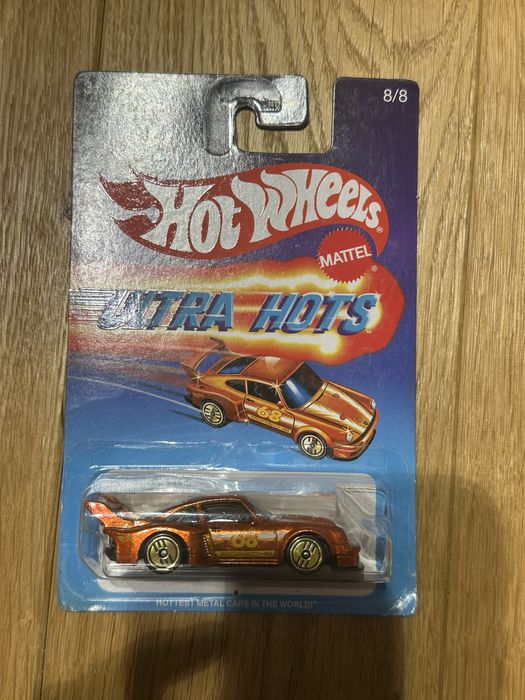 Porsche 934.5 w skali 1:64 Hot wheels Ultra Hots 8/8
