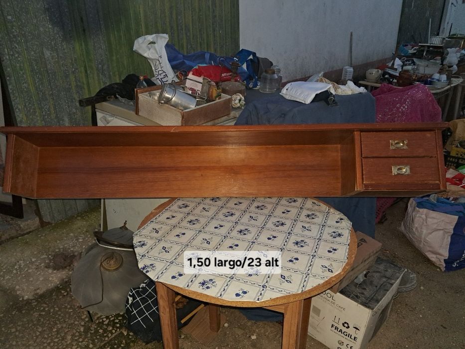 Movel de parede,com prateleira e duas gavetas