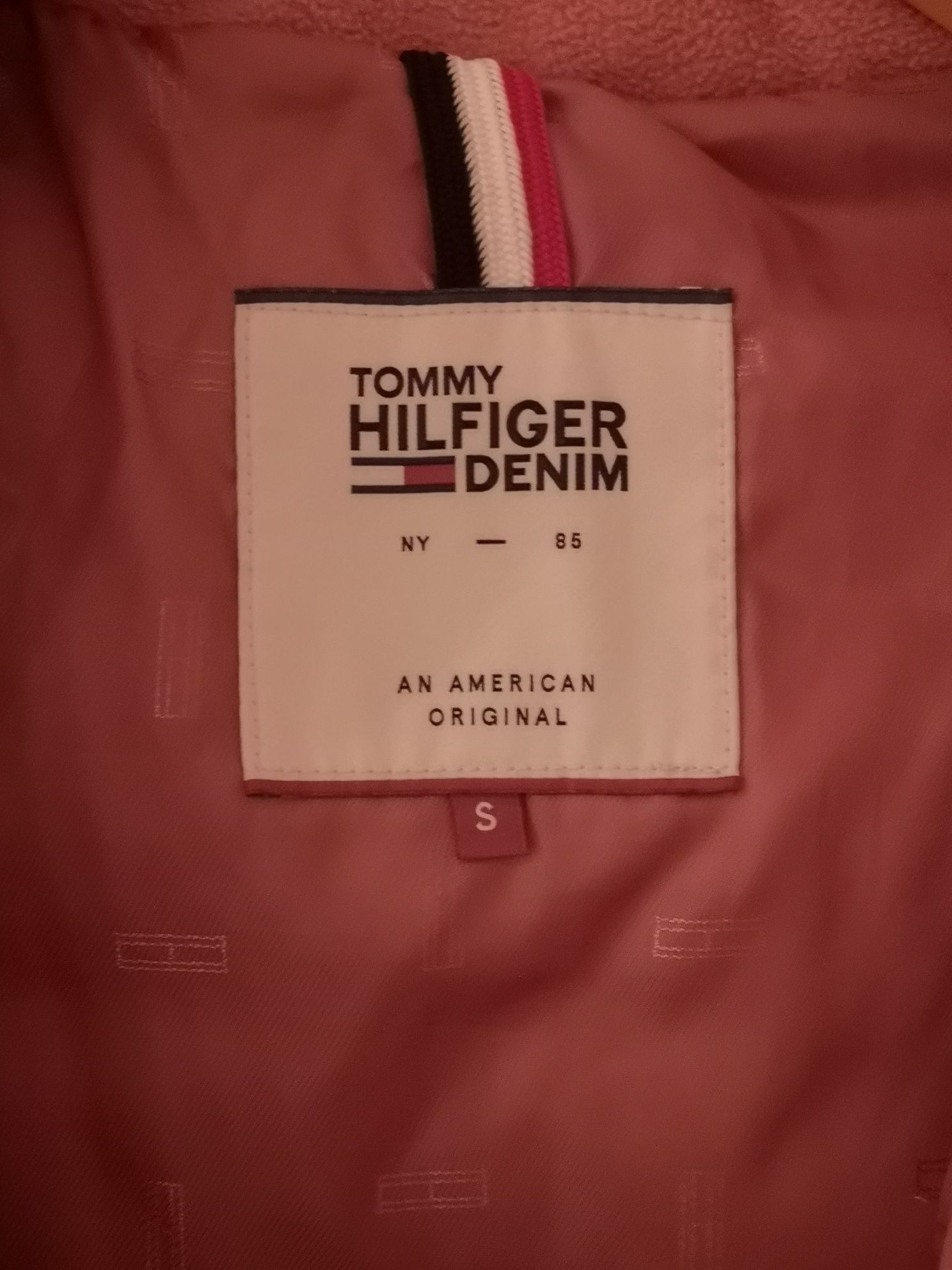 Casaco de senhora da marca Tommy Hilfiger