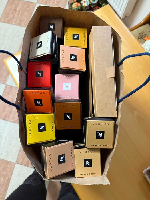 Nespresso Vertuo Pop - ekspres + kapsułki