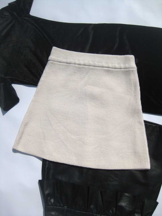 Молочная вязаная тёплая массивная мягенькая юбка трапеция ZARA M