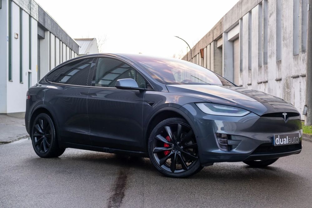 Tesla Model X Ludicrous Performance