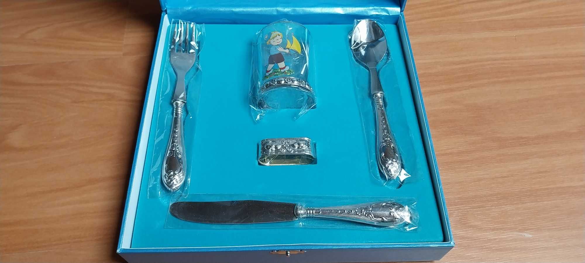 Faqueiro em prata para criança