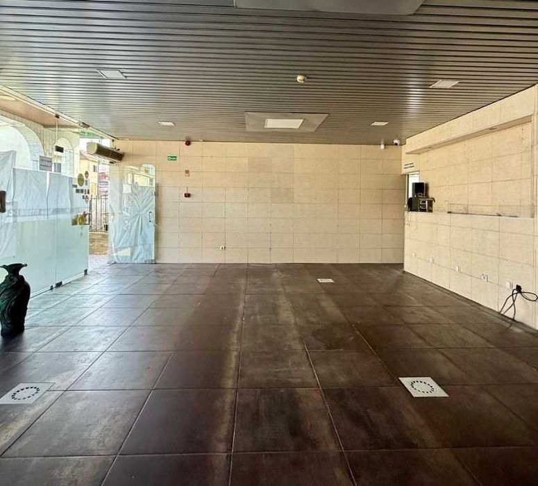 Espaço Comercial Único com Potencial Residencial em Vilela – Paredes