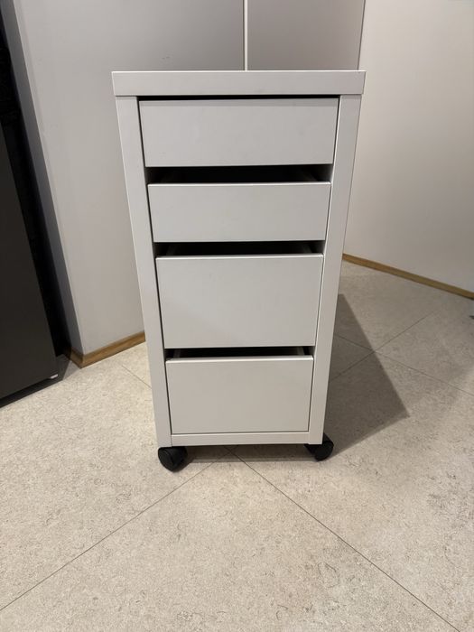 Ikea Micke kontenerek biurowy