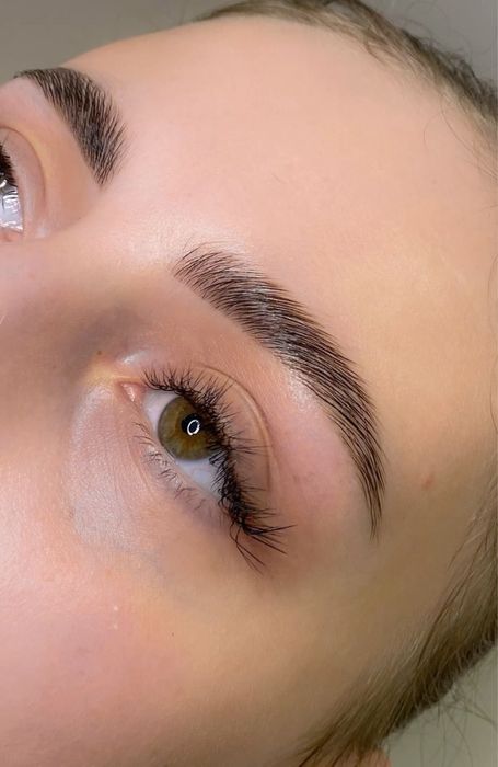 Брови/Окрашивание и ламинирование бровей