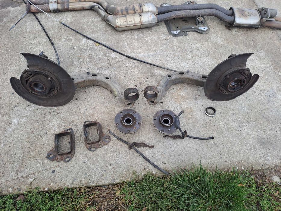 Bmw e46 330i 330d piasta tylna tył wahacz  lewy prawy do regeneracji