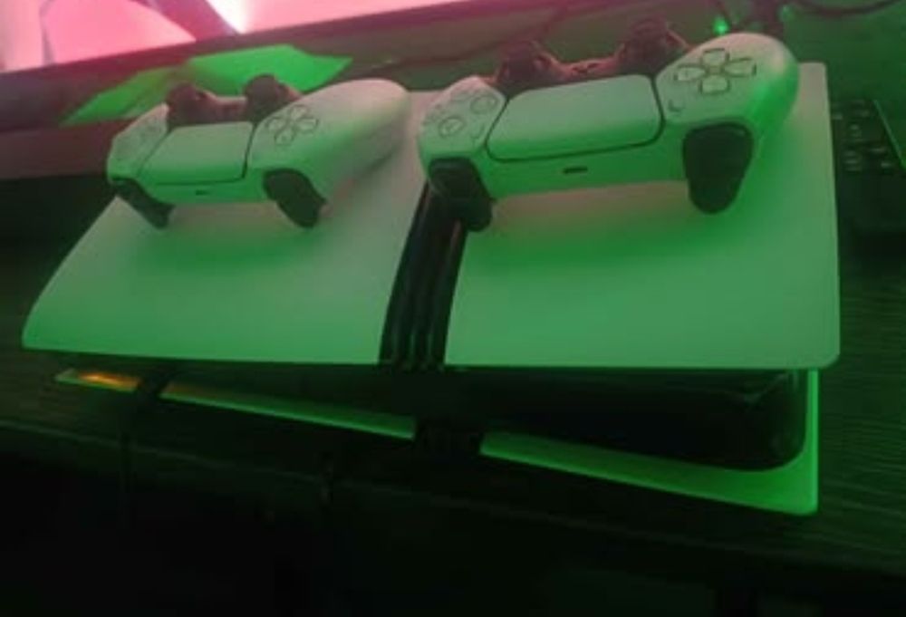 Ps5 pro 2 TB  + 2 pady gwarancja