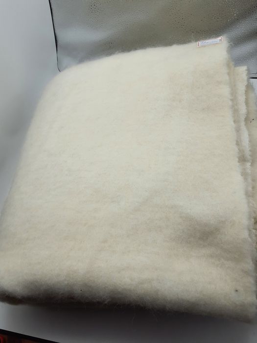 Tkanina z włosem kupon 3 m.x 155 cm.przybrudzona