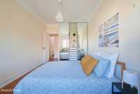 634200 - Quarto com cama de casal em apartamento com 4 quartos