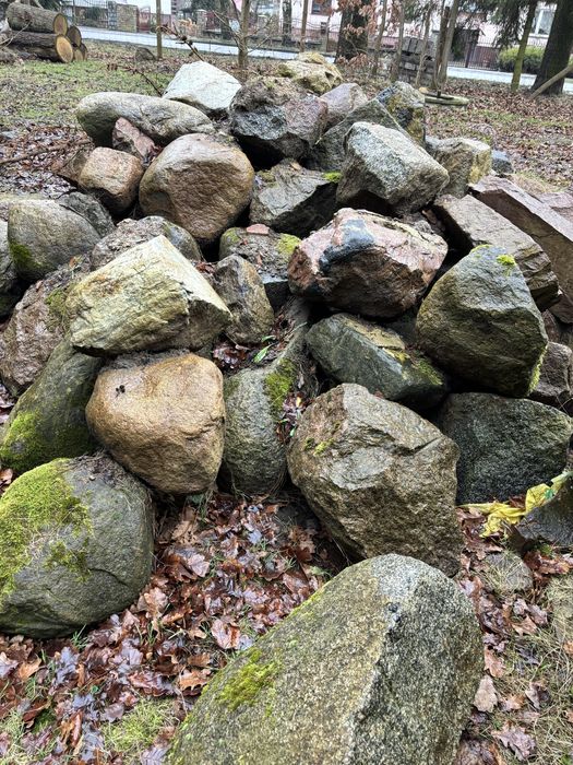 Kamień fundamentowy głazy ciosany polny kamienie ozdobne polne duże