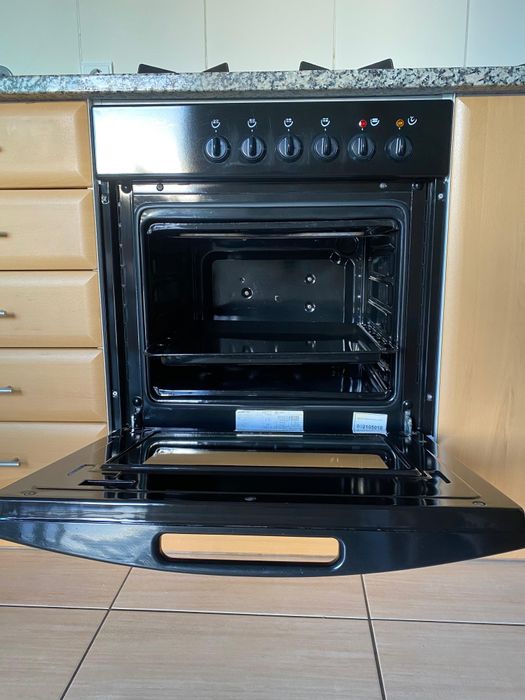 Cozinha equipada em bom estado