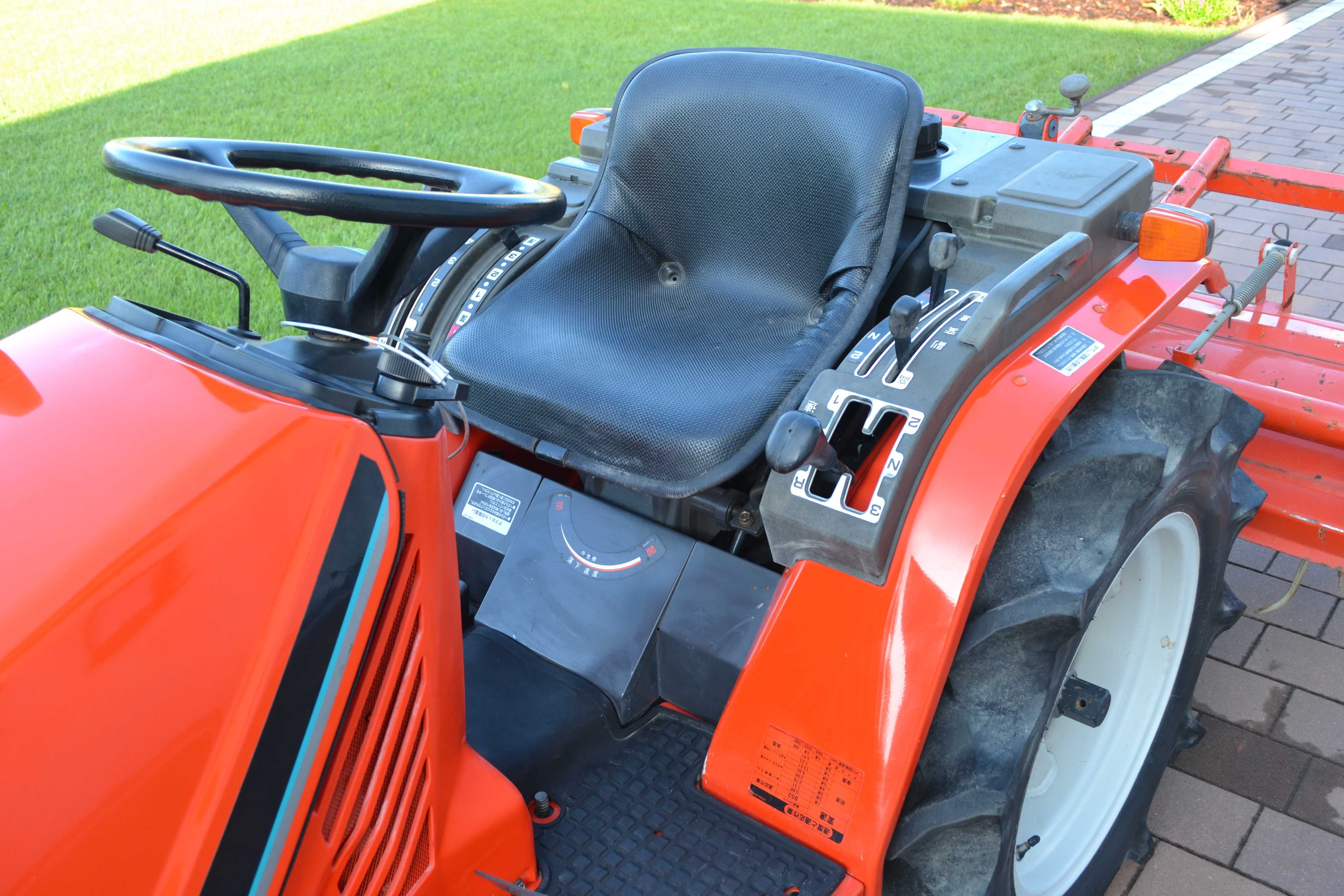 Traktorek japoński  Kubota Yanmar mini traktor japonski