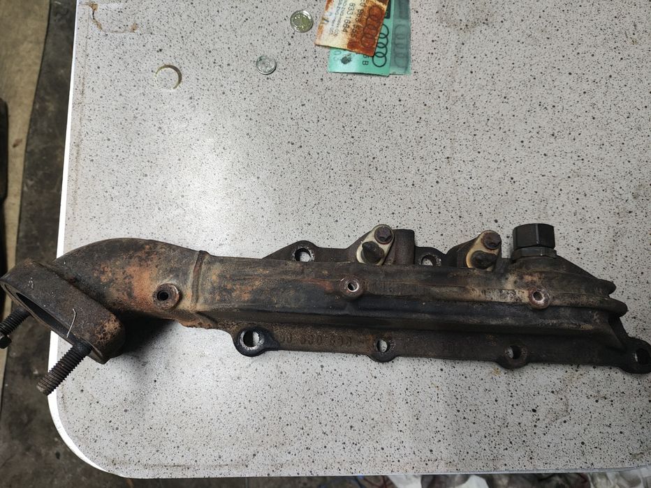 Випускний колектор 2.5-3.0 омега б