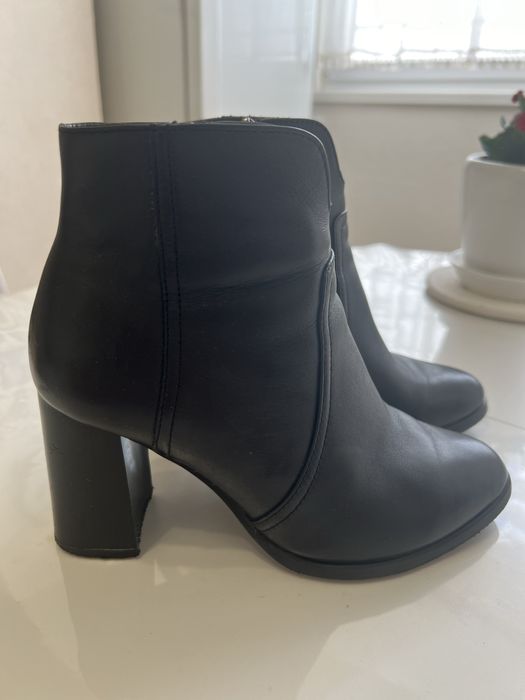 Ботильйони, р.37 натуральна шкіра, демисезон