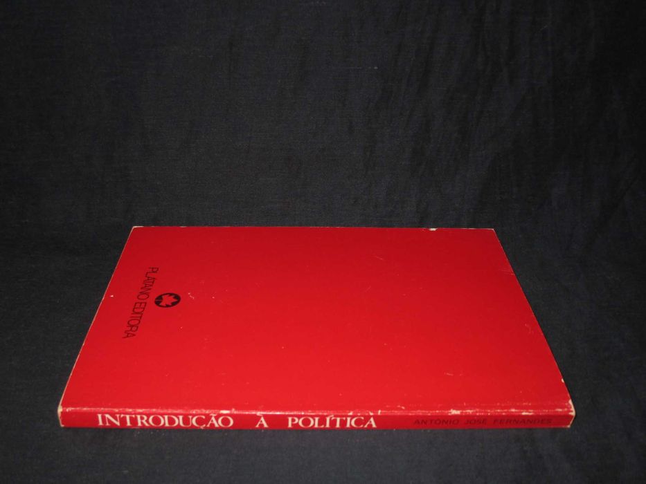 Livro Introdução à Política As Constituições Portuguesas e Pactos MFA
